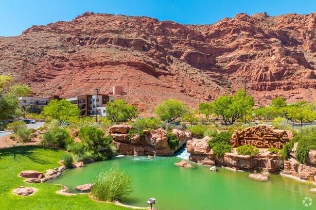 Tuacahn amphitheater hosts musicals famous for being on Broadway, plays and concerts.
