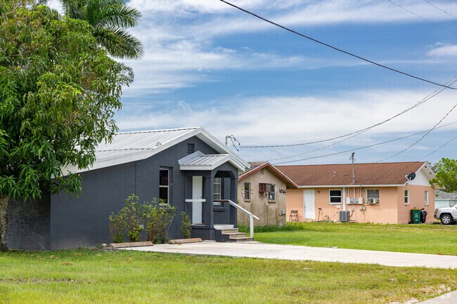 Billy Creek consists primarily of small single-family homes with manicured lawns.