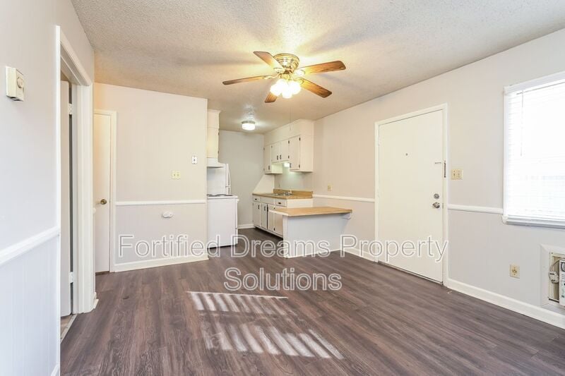 4368 Ogburn Ave unit 6, Winston-Salem, NC 27105 - photo 1