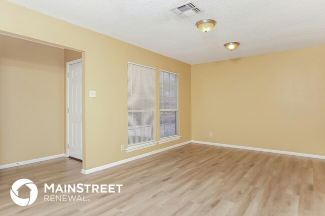 12427 Constitution Dr, San Antonio, TX 78233 - photo 5