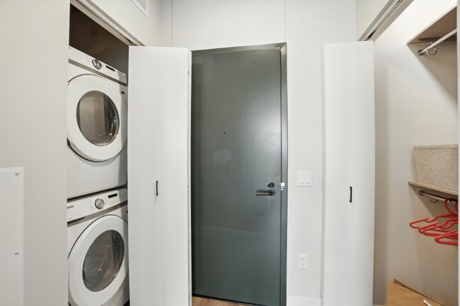 1118 W Carroll Ave, Chicago, IL 60607 - photo 7