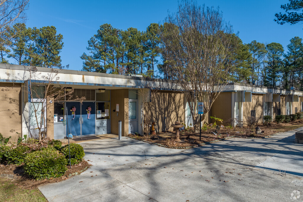 Margaret Harris Comprehensive is a public school in the Dekalb County Schools system.
