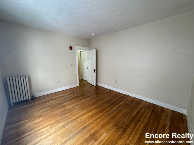 11 Peterborough St unit 21, Boston, MA 02215 - photo 5