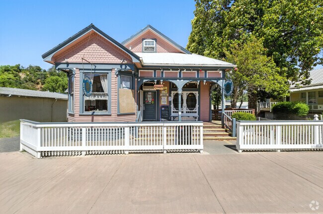 Morelia Mexican Restaurant serves classic dishes in the downtown area of Jamestown, Ca.