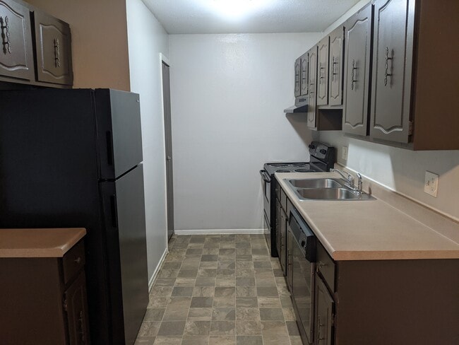 Hunters Ridge Toledo, Toledo, OH 43609 - photo 2