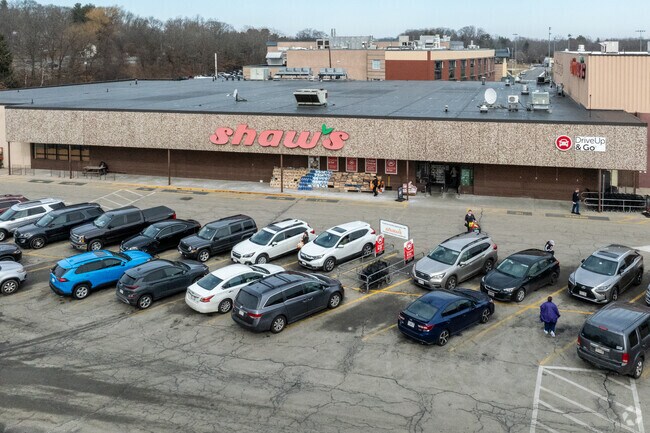 This Shaw's is located in Auburn.