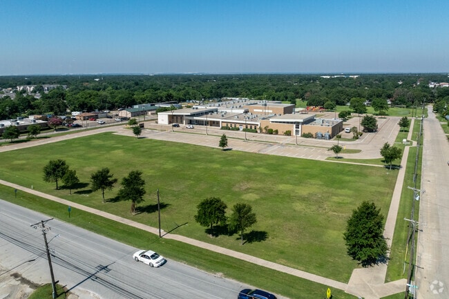 Floyd Elementary School provides a safe and healthy learning environment.
