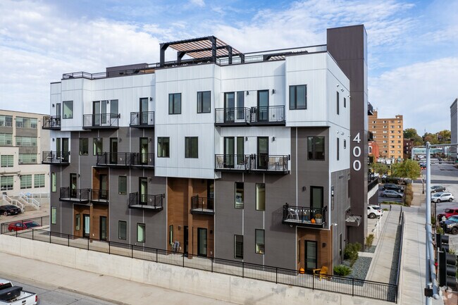 Experience urban living at its finest with Davenport apartments overlooking the bustling city.