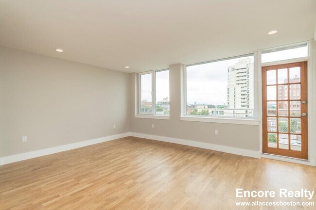 334 Harvard St unit N13, Cambridge, MA 02139 - photo 5