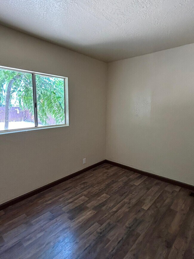 3204 6th St, Ceres, CA 95307 - photo 6