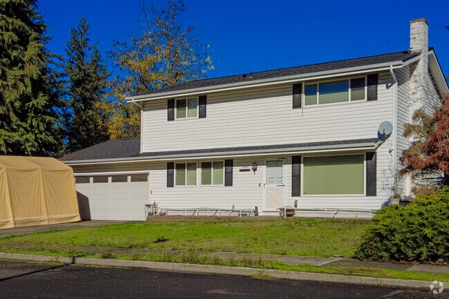 Split-level homes in the Plateau neighborhood are commonly found along its winding streets.