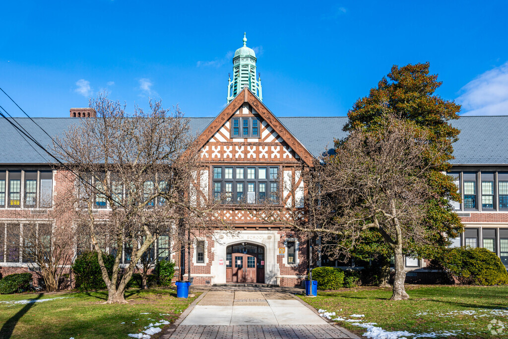 Tuscan Elementary School serves Maplewood, NJ.