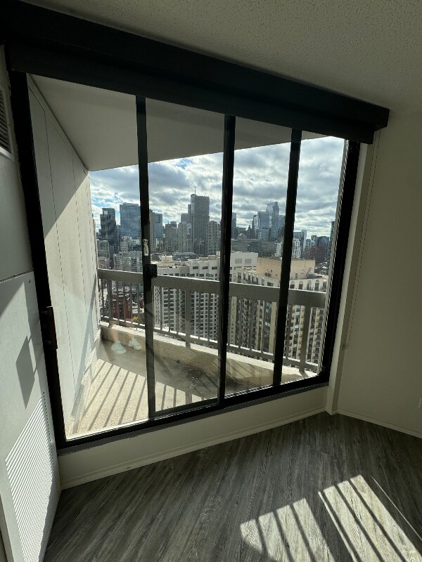 45 W Chicago Ave, Chicago, IL 60654