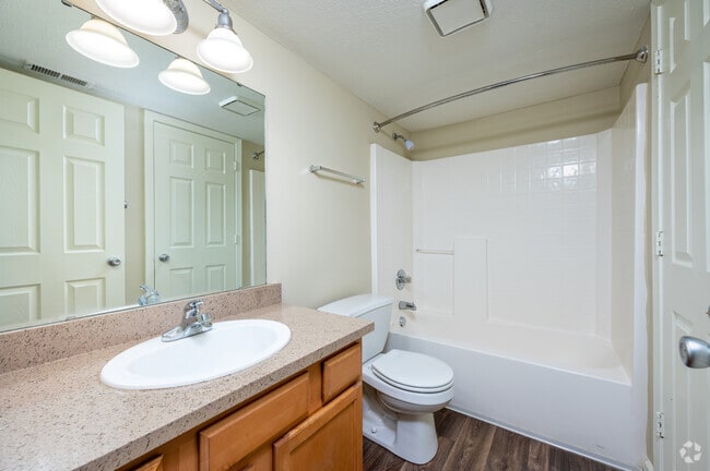 Red Oak - Bathroom