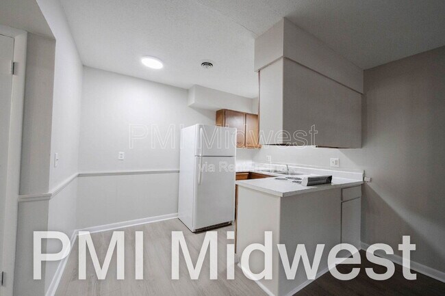 323 E 8th St unit B, Marion, IN 46953 - photo 4