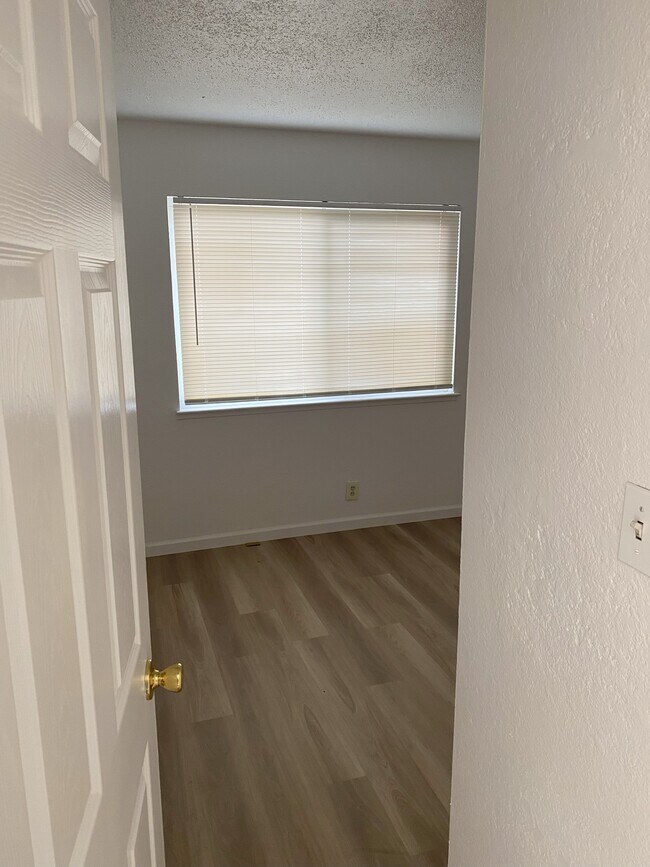 3332 Explorer Dr, Sacramento, CA 95827 - photo 6