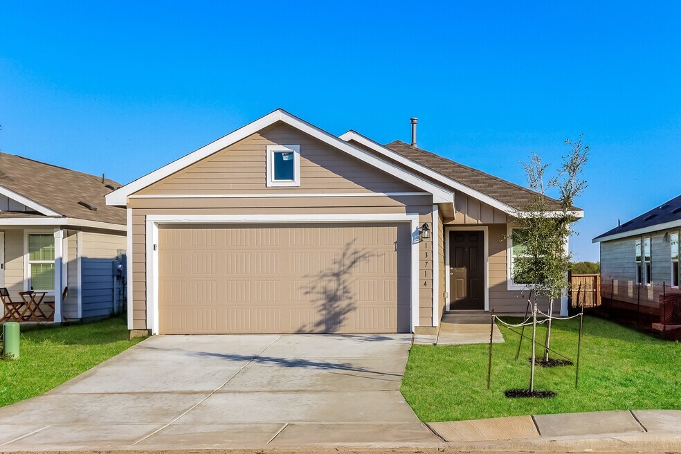 14014 White Water, San Antonio, TX 78223 - photo 1