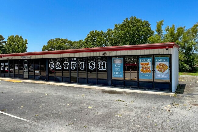 Seafood Lovers can’t get Enough of The Hook Catfish in Jacksonville.