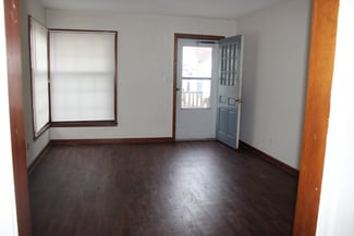 207 E 11th St, Newton, KS 67114