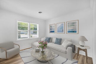 525 Durst Ave E, Greenwood, SC 29649