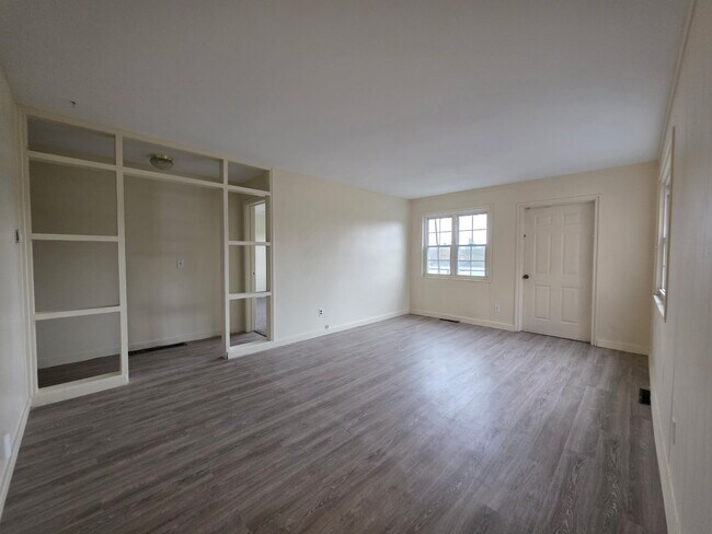 64 Albany St unit 2, Cazenovia, NY 13035 - photo 3