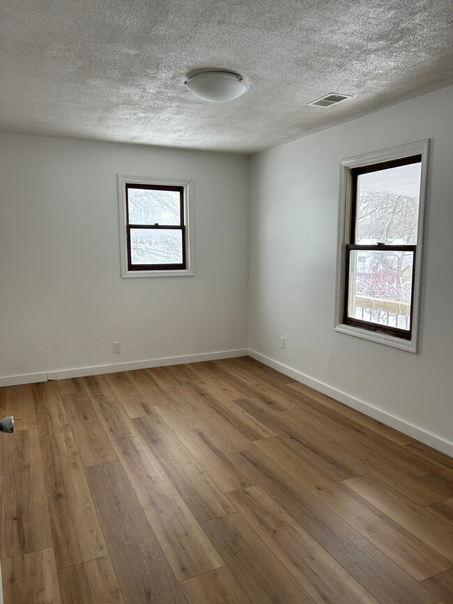 321 Adolph St unit 2, Rockford, MI 49341 - photo 7