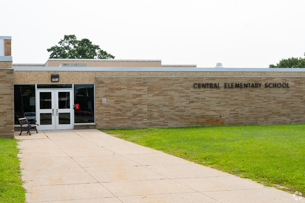 Central Elementary School building in Davison.