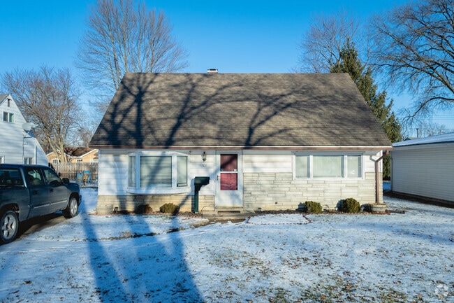 Bungalows can also be found in and around Perrysburg.