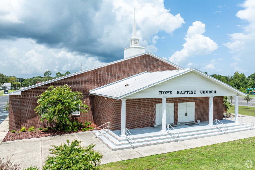 Hope Christian Academy receives an overall grade of A minus from Niche.