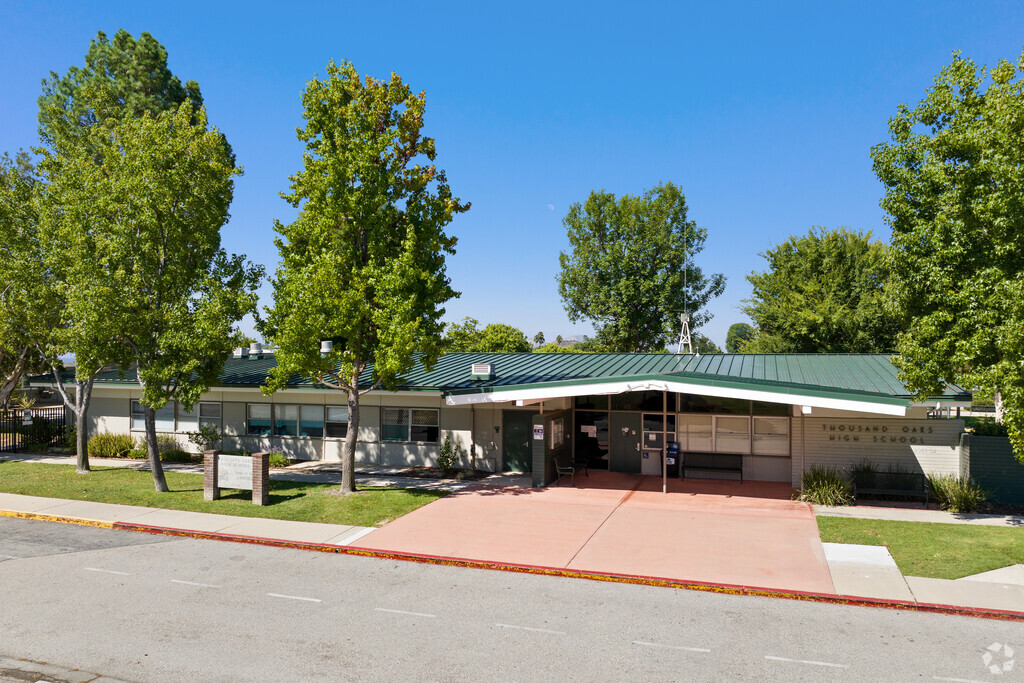 Thousand Oaks High School serves students in the Thousand Oaks area.