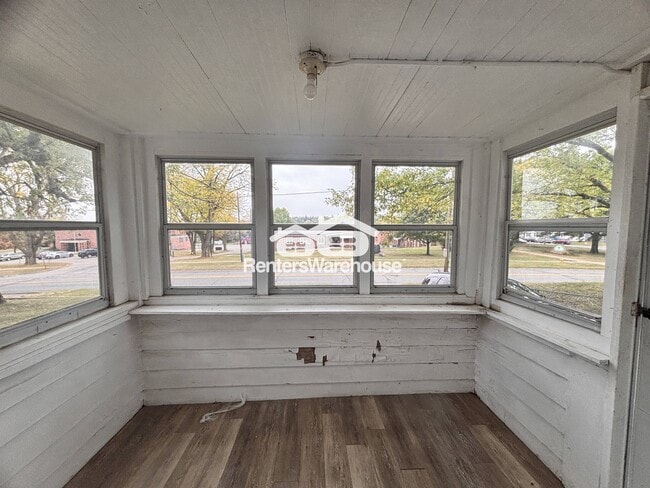 1229 Merle Hay Rd, Des Moines, IA 50311 - photo 4