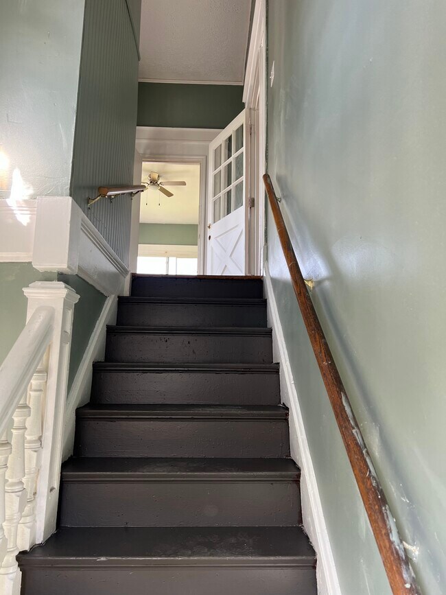 792 N Fred Shuttlesworth Cir unit 1, Cincinnati, OH 45229 - photo 5