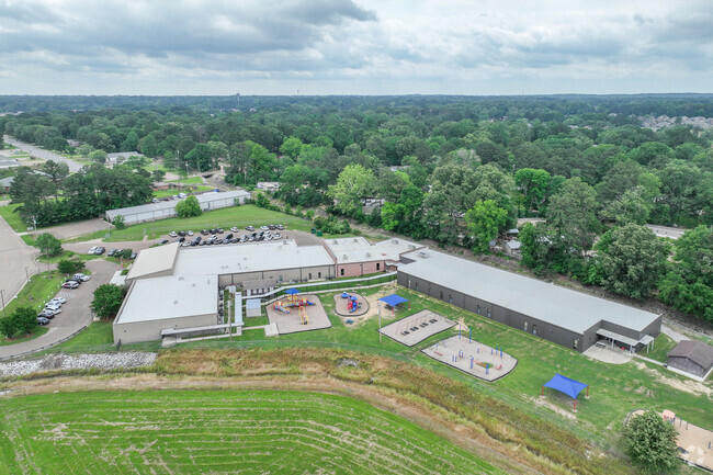 Richland Elementary School has a student to teacher ratio of 16 to 1.