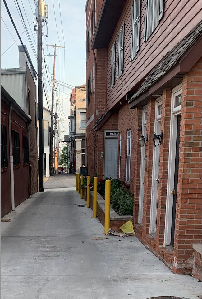 111 E 6th St unit E, Bloomington, IN 47408 - photo 2