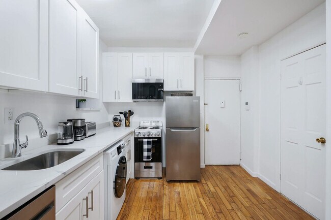 319 E 109th St unit ID1021947P, New York, NY 10029 - photo 7