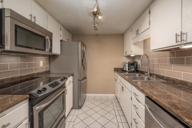 510 E Gillespie St unit E 25, Starkville, MS 39759 - photo 6