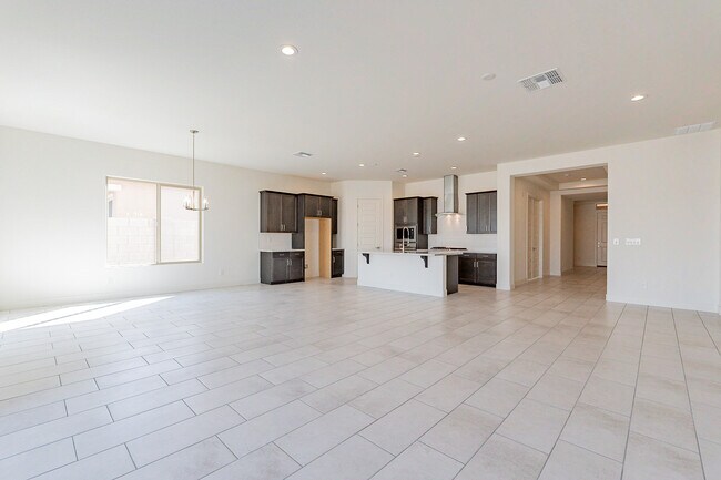 18950 W Ocotillo Rd, Waddell, AZ 85355 - photo 7