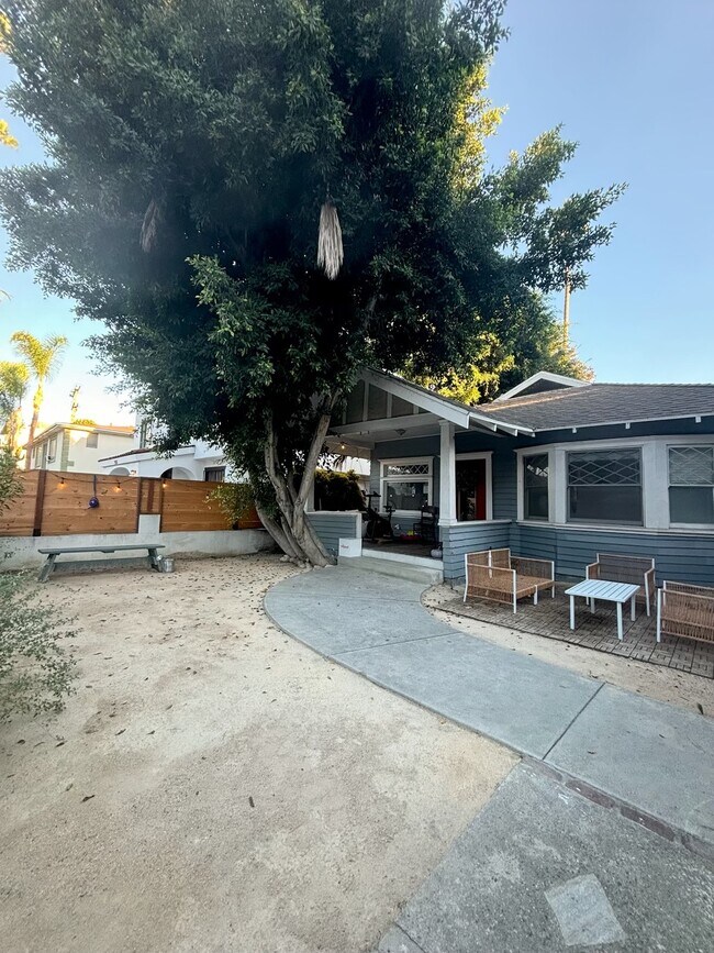 6000 Carlton Way, Los Angeles, CA 90028