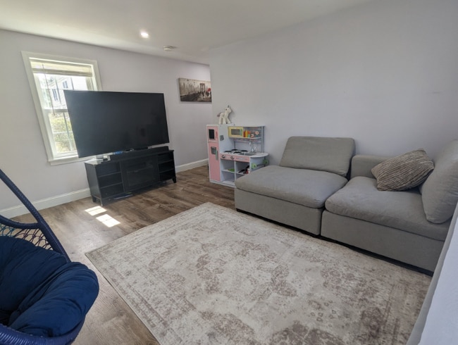 58 Hartford St, Natick, MA 01760 - photo 4