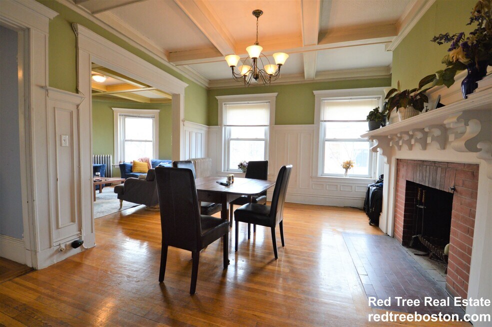 141 Fuller St unit 3, Brookline, MA 02446 - photo 1