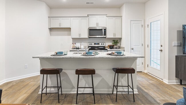 205 Moyer Dr, Burlington, NC 27253 - photo 7