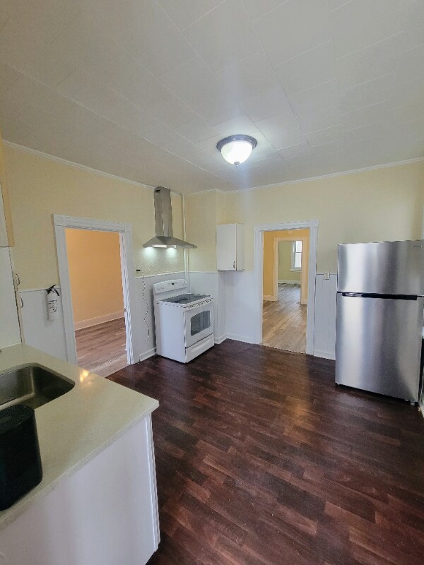 333 Kirkland Place unit First Floor, Perth Amboy, NJ 08861 - photo 1