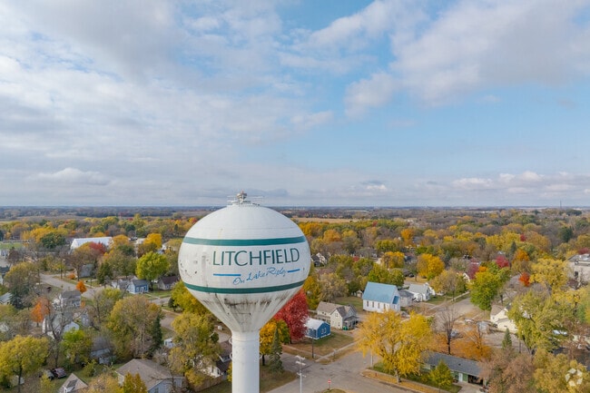 A familiar water tower landmark guides arrivals to Litchfield.