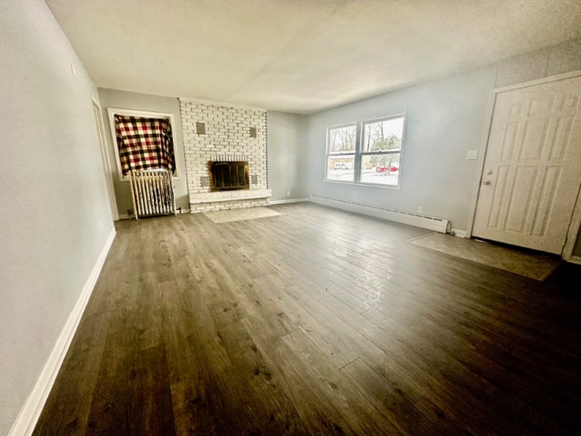 680 Stamp Dr, Elkhart, IN 46514 - photo 3