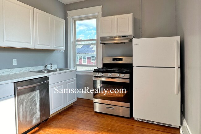 979 Mineral Spring Ave unit 2, North Providence, RI 02904 - photo 6