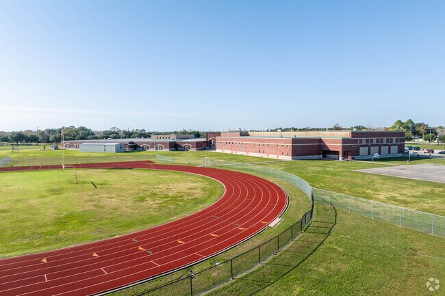 Rogers Middle School offers track and field sports.