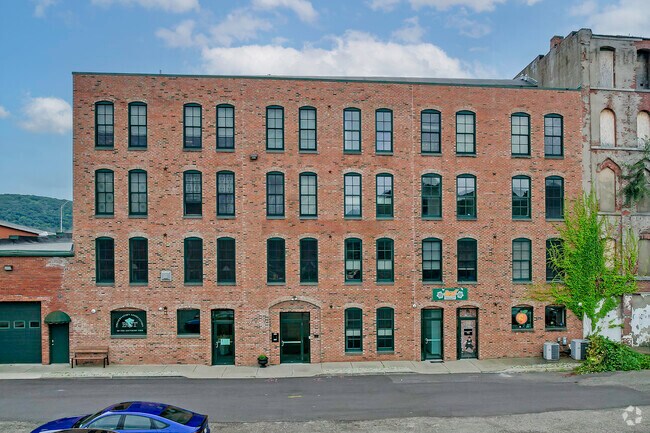 Downtown Binghamton has many different housing options for students and residents to choose.