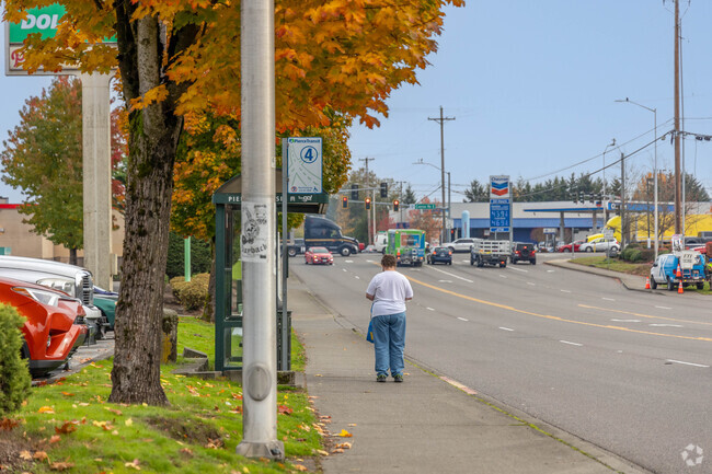 Not too far from Summit Puyallup, residents can catch a Pierce Transit bus such as route 4.