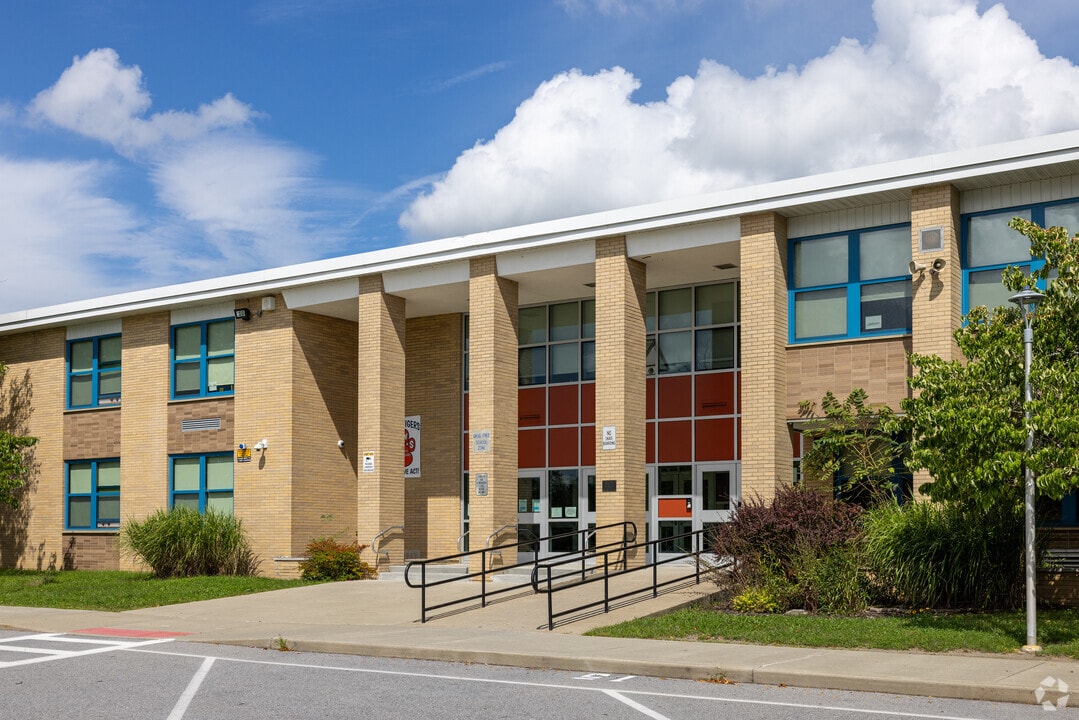 Myers Corners Elementary School  has 825 students in grades K-6.