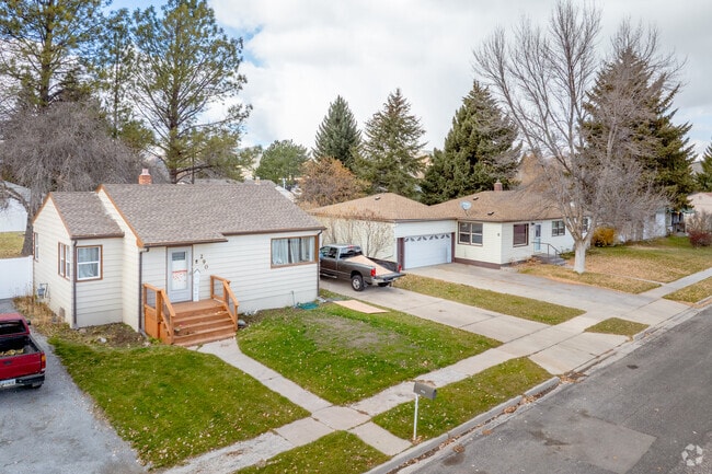 Soda Springs homes often feature both attached and detached garages.